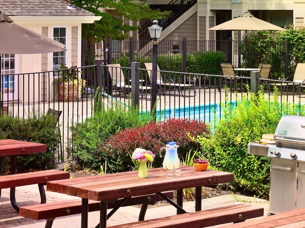 Sonesta Simply Suites Memphis East Poplar Pike Eksteriør bilde